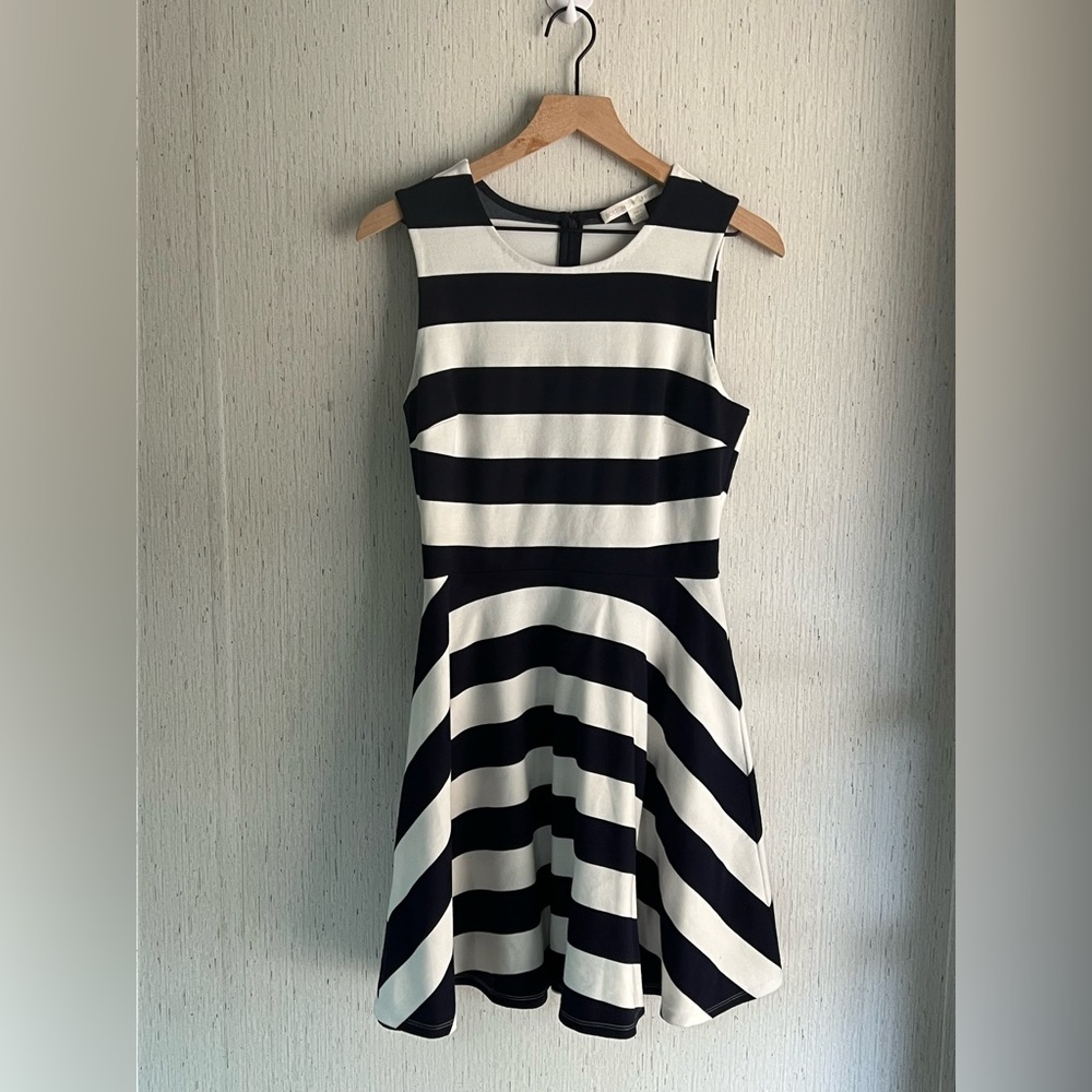 Boston Proper Ponte Striped Navy And White Fit & Flare Sleeveless Dress Size 8